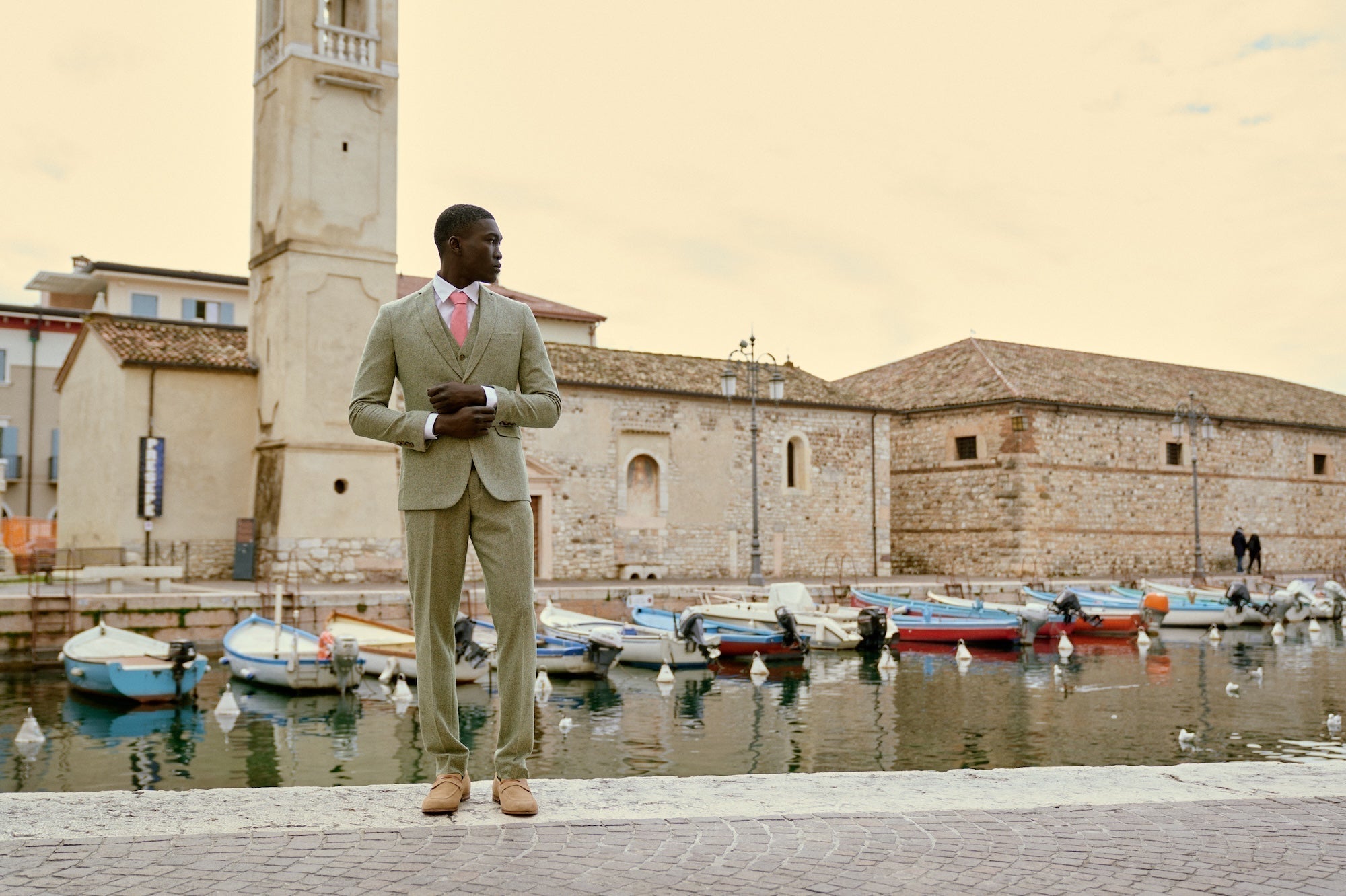 Mensuits Fabric Guide: What to Wear in Spring, Summer, Fall, and Winter