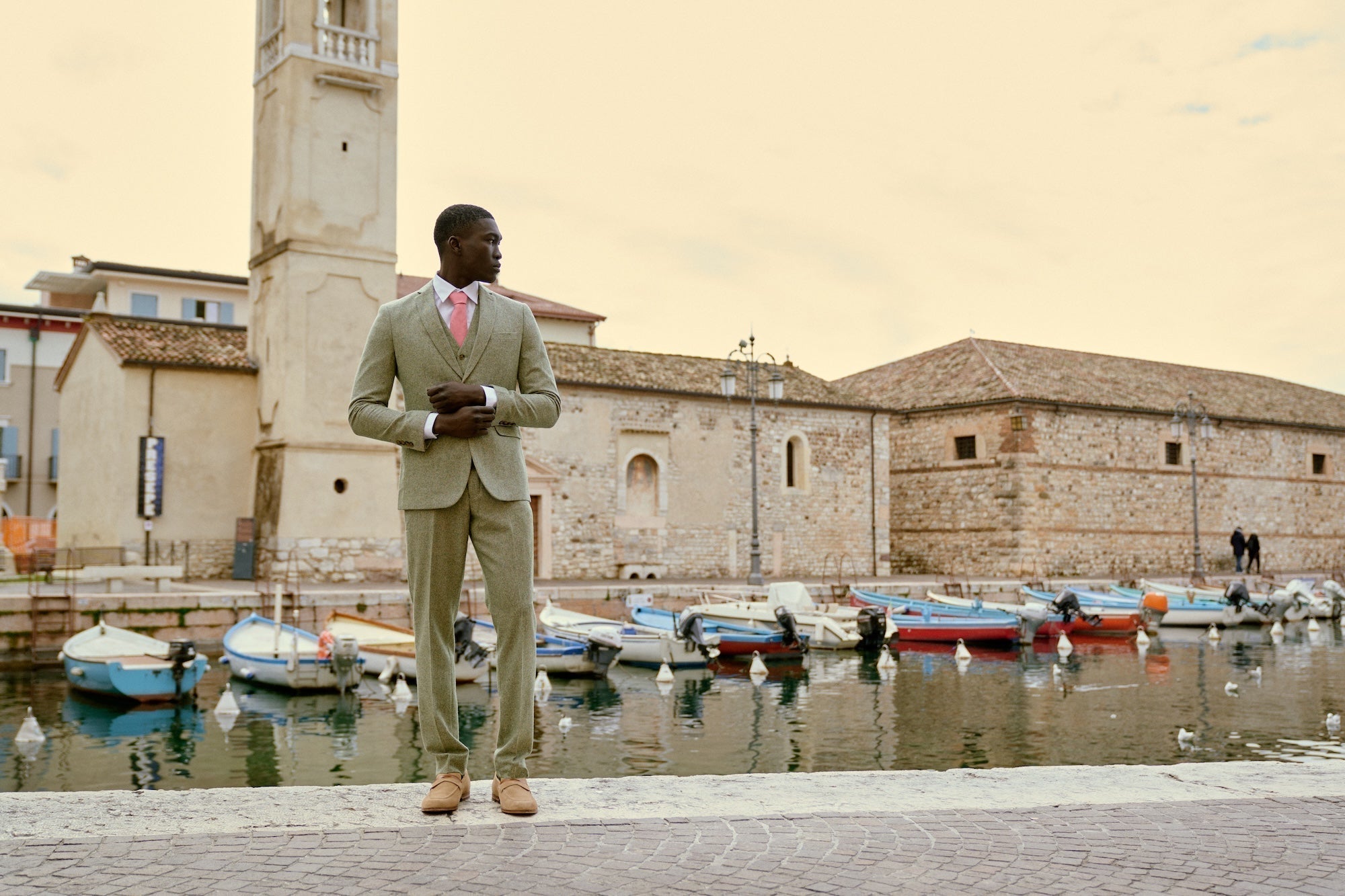 Mensuits Fabric Guide: What to Wear in Spring, Summer, Fall, and Winter