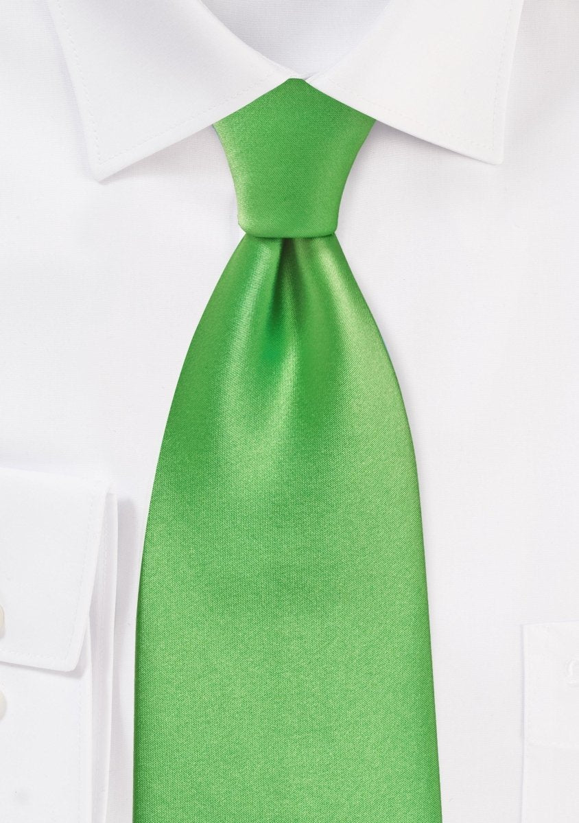 Kelly Green Solid Necktie - MenSuits