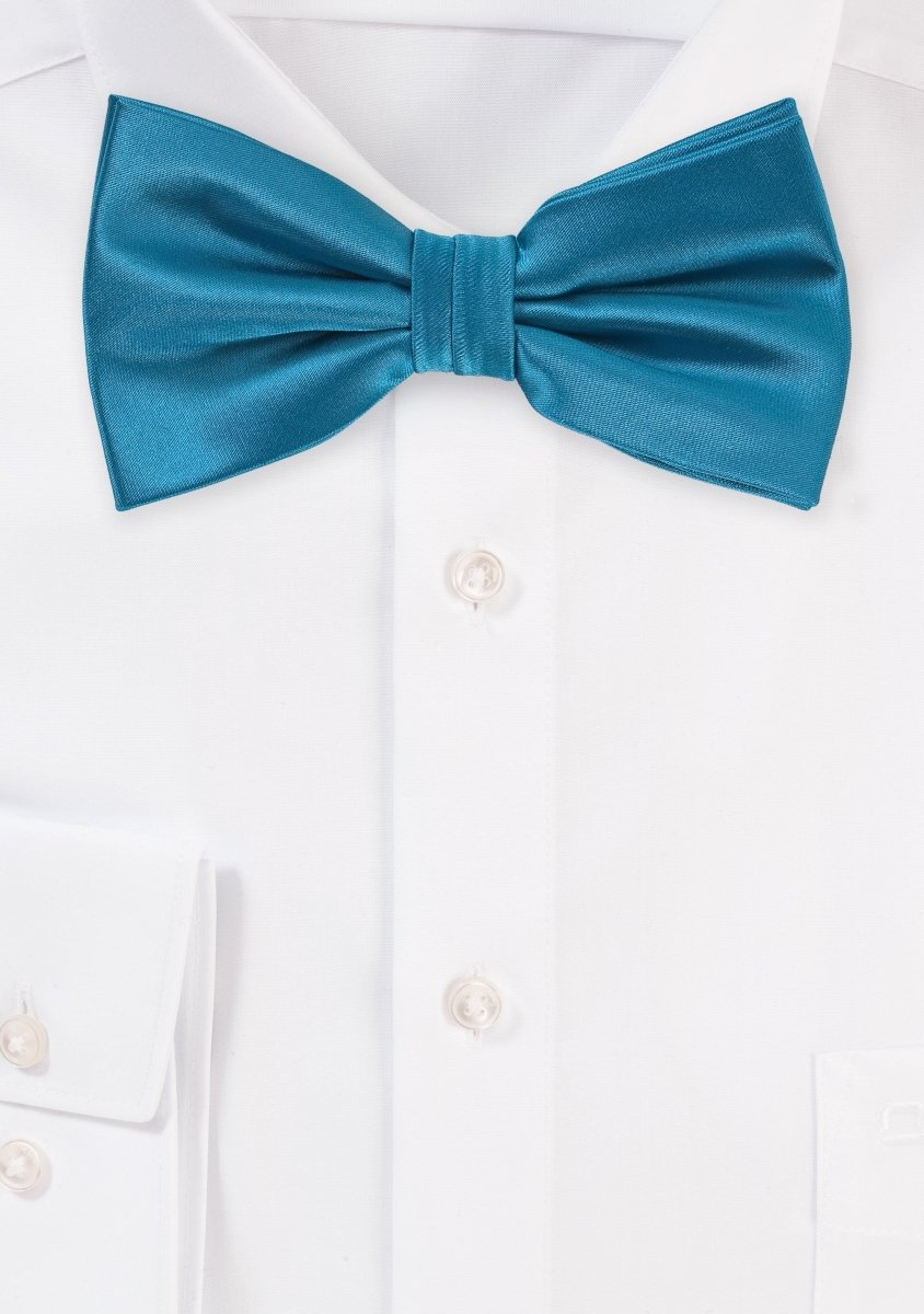 Peacock Solid Bowtie - MenSuits